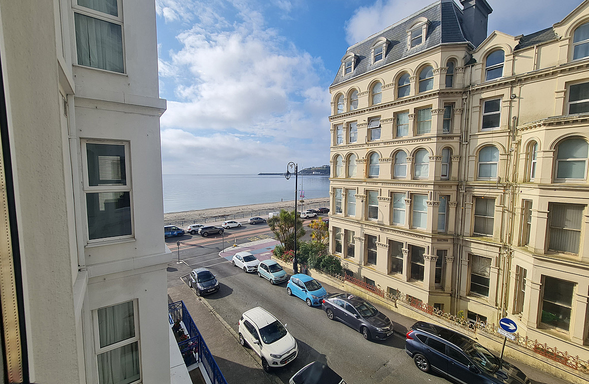 Cowley Groves Apt. 10 Empress Apartments, Central Promenade, Douglas