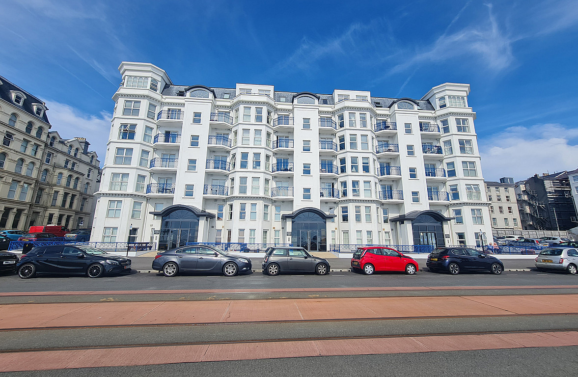 Cowley Groves Apt. 10 Empress Apartments, Central Promenade, Douglas